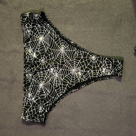 💙SPIDER WEB FESTIVAL OUTFIT SIZE LARGE - Picture 3 of 7